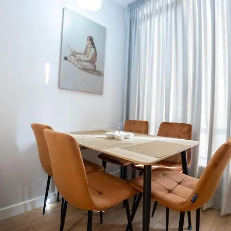 Apartment Erlis Comfy Cozy 2 Komuna Parisit